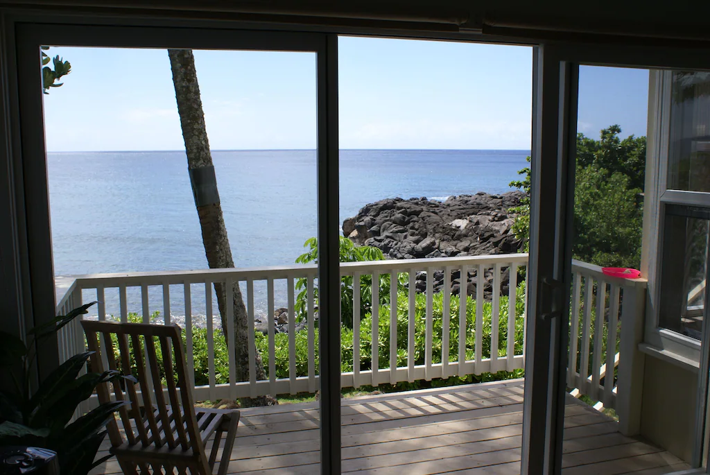The master bedroom with its balcony