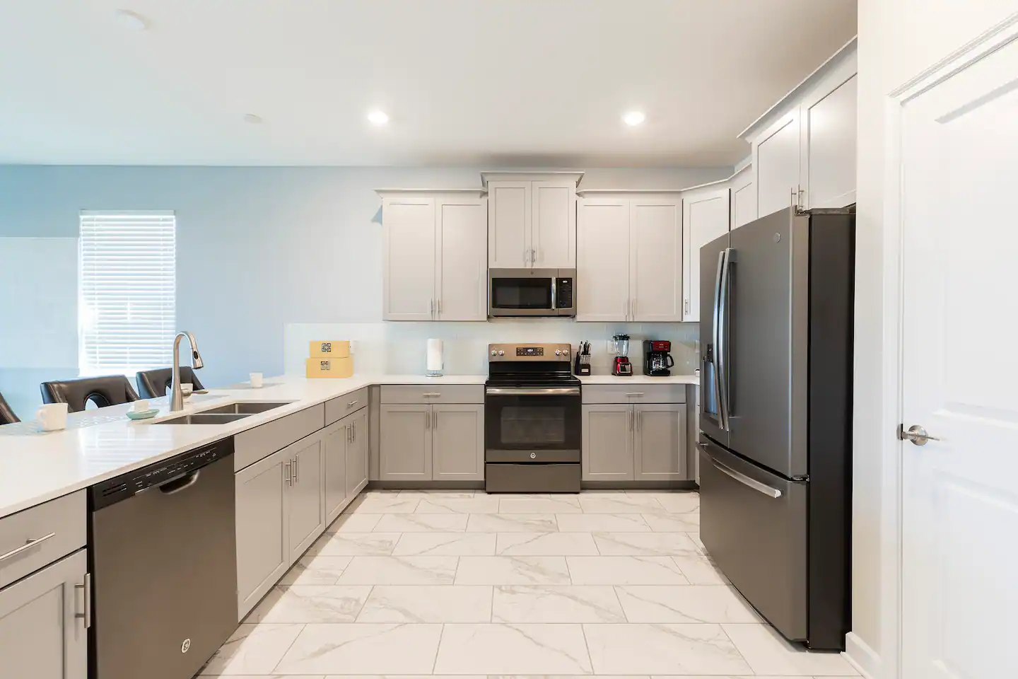 If you wish to cook or grab a snack, they have this fully-stocked kitchen for you.