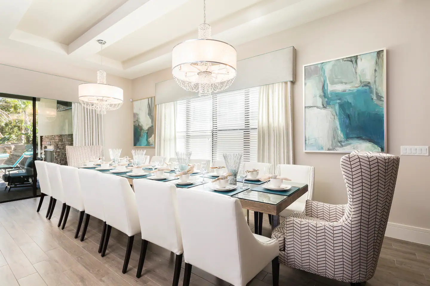 Dining room that can accommodate large groups of people