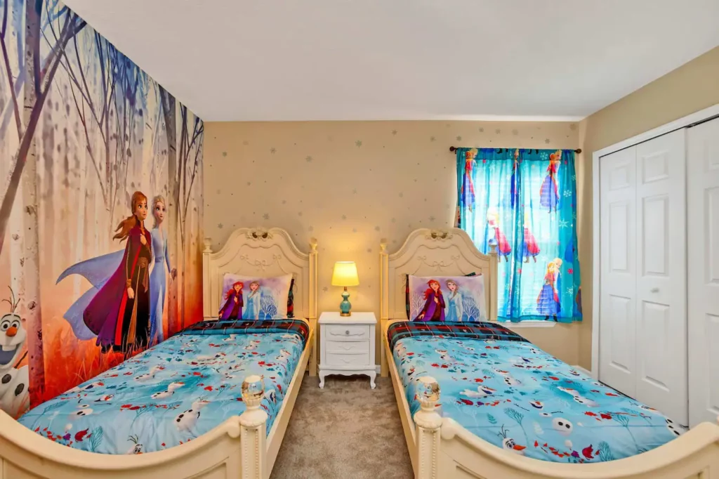 9 Of The Best Frozen-Themed Rentals In The US
3. Frozen Themed Room! Big Pool/Game Room
Location: Davenport, Florida