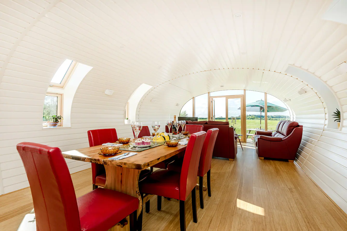 Spacious Dining area